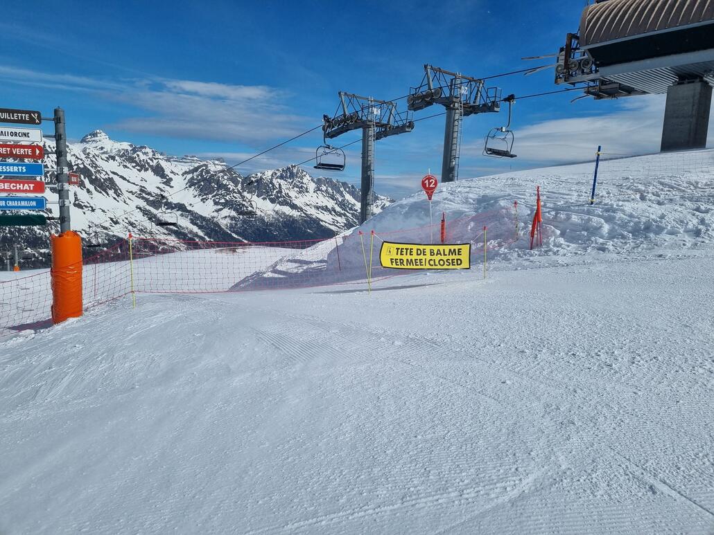 Es war dann nämlich sturmbedingt einiges gesperrt, es hat wirklich sehr stark geweht bereits bei der Fahrt mit der Seilbahn hoch.<br />Da die Talabfahrt gesperrt ist, wird die Seilbahn noch zum runterkommen benötigt
