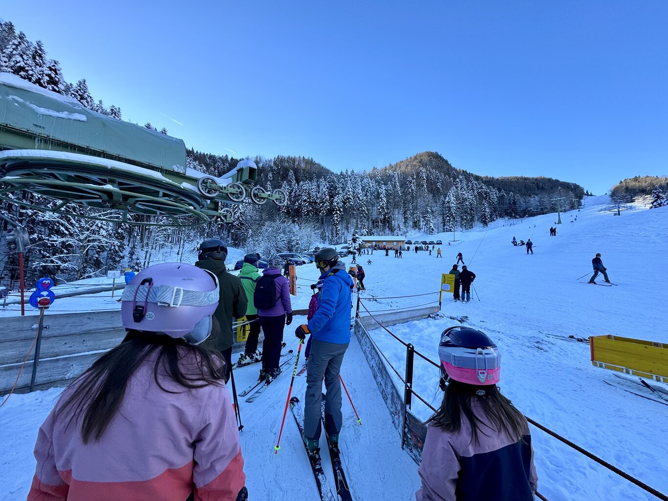 Lift mit >1300m Länge, in echt steiler als auf dem Foto