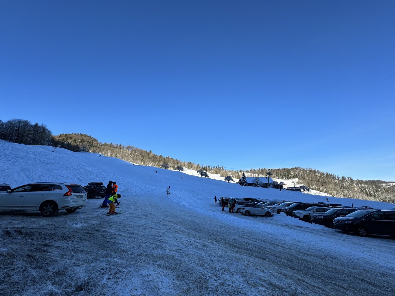 Parkplatz direkt beim Skilift