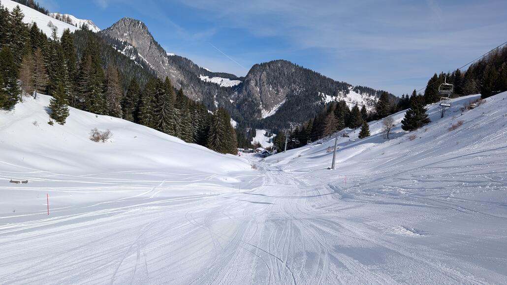 Die Piste nach Torgon ist auch geöffnet, auf dem Pistenplan war sie die letzten Tage vor den Schneefällen noch geschlossen, und sie ist super gut zu fahren!