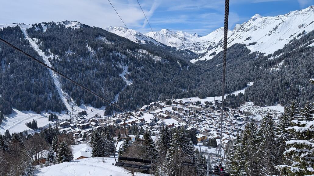 Nach Morgins geht's nur mit dem Sessellift nach unten