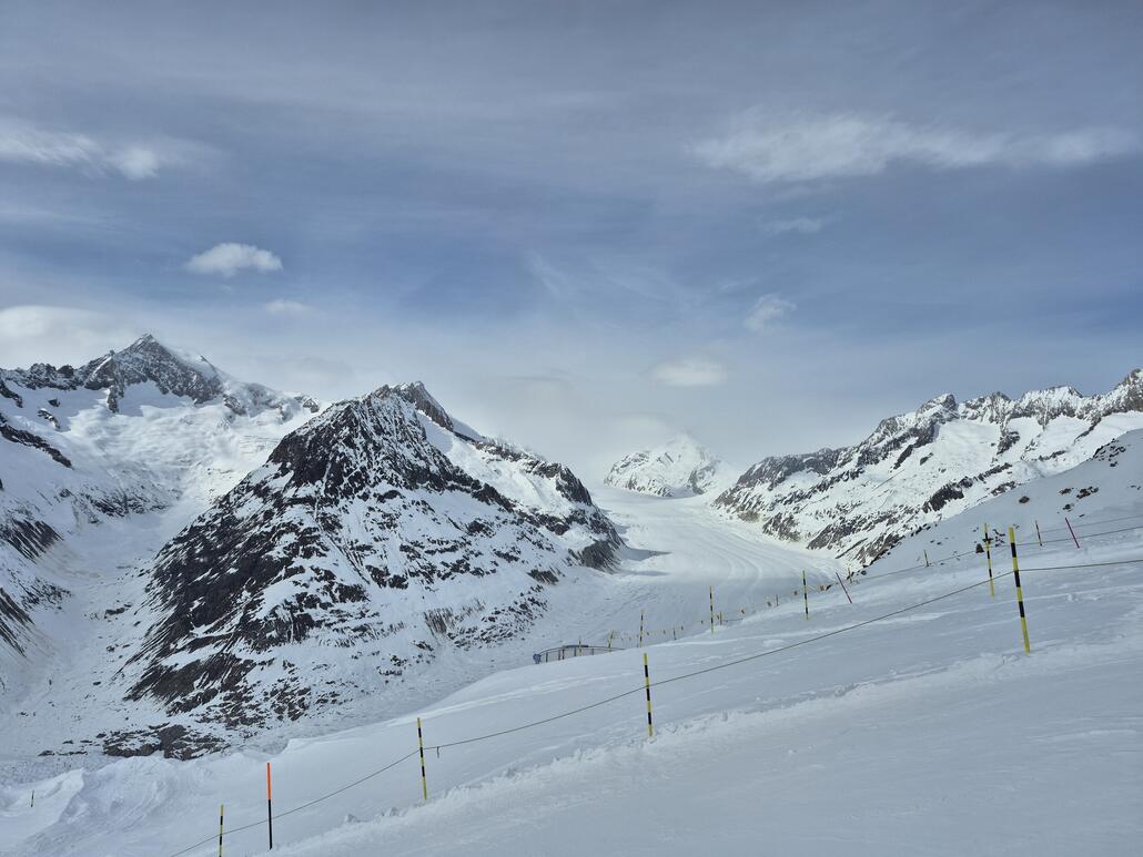 Glück gehabt. Knapp die Gondel auf das Eggishorn erwischt. Danke, dass das Drehkreuz nochmals geöffnet wurde.