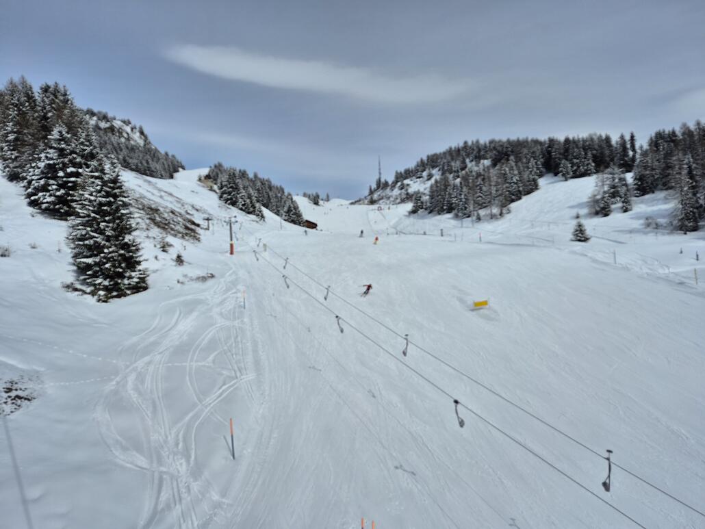 Obligater Blick zum Golmenegg Hang. Der Golmenegg Lift ist bereits ausser Betrieb für diese Saison.