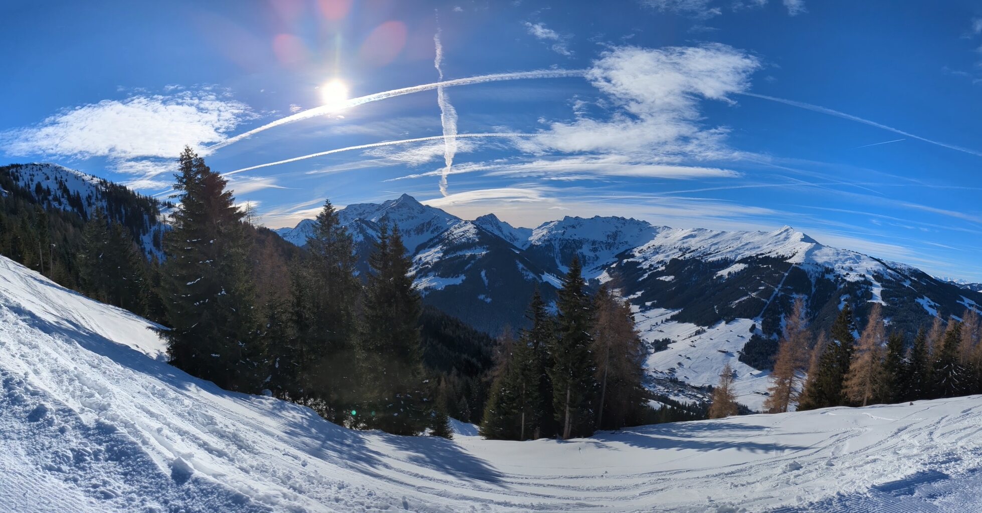 An der Verbindungsbahn Rückblick ins Alpbachtal