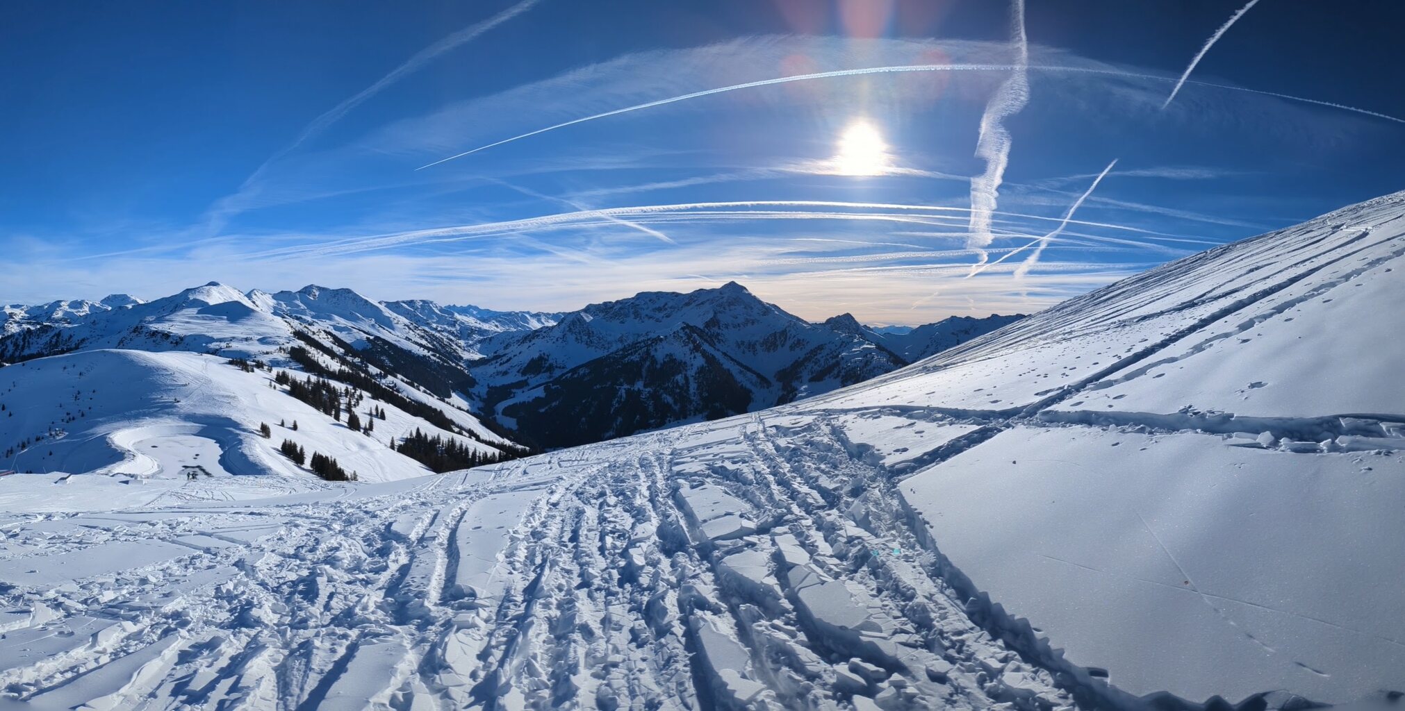 Blick Richtung unberührte Berge