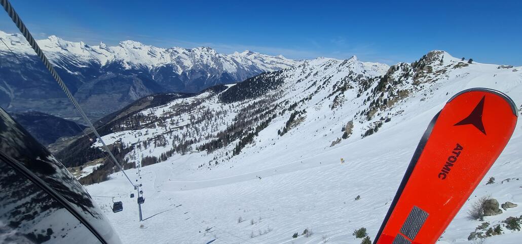 Ungünstige Perpektive , aber die schwarze rüber nach Nendaz ist, da durchgefroren, recht knackig