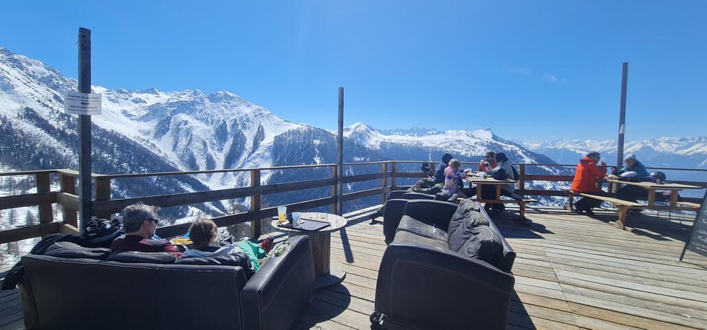 Sehr sehr schön hier und innen urchig