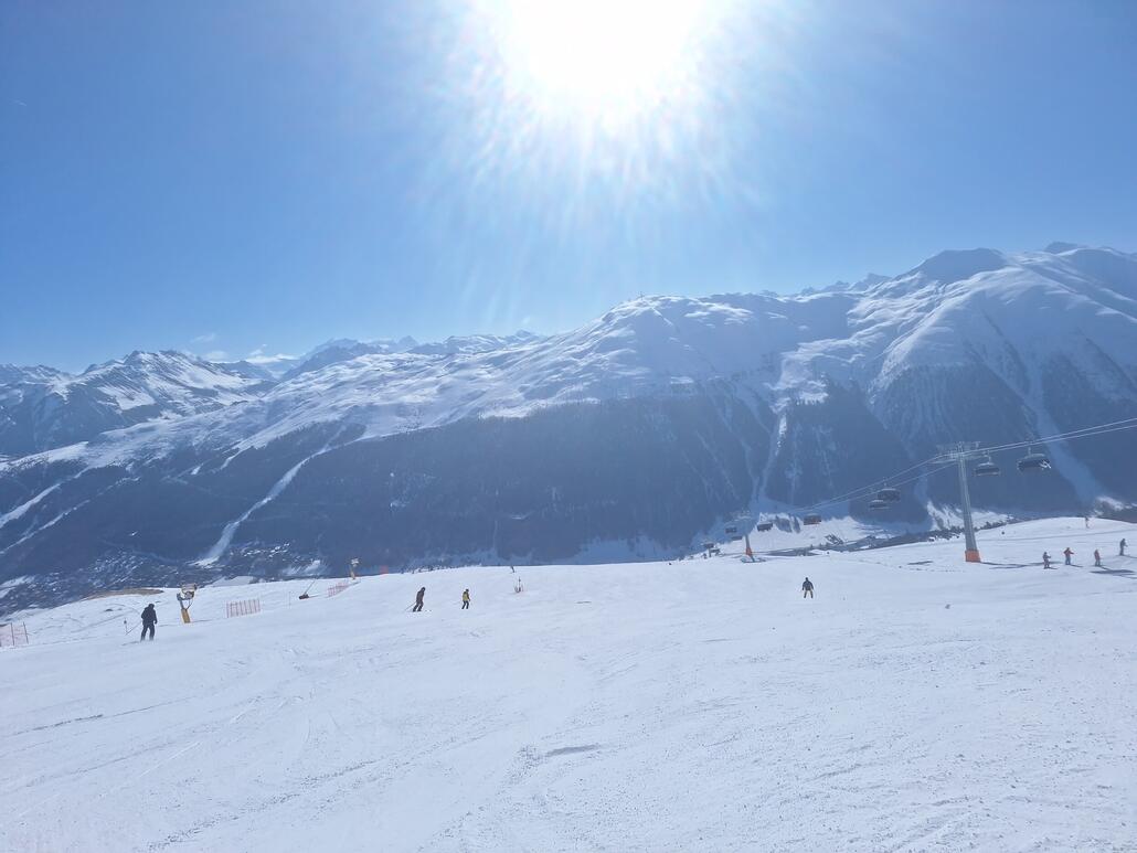 Piste an der Sesselbahn Altavista. Übrigens eine sehr schöne Bahn, wie alle neuen Bahnen in Livigno.