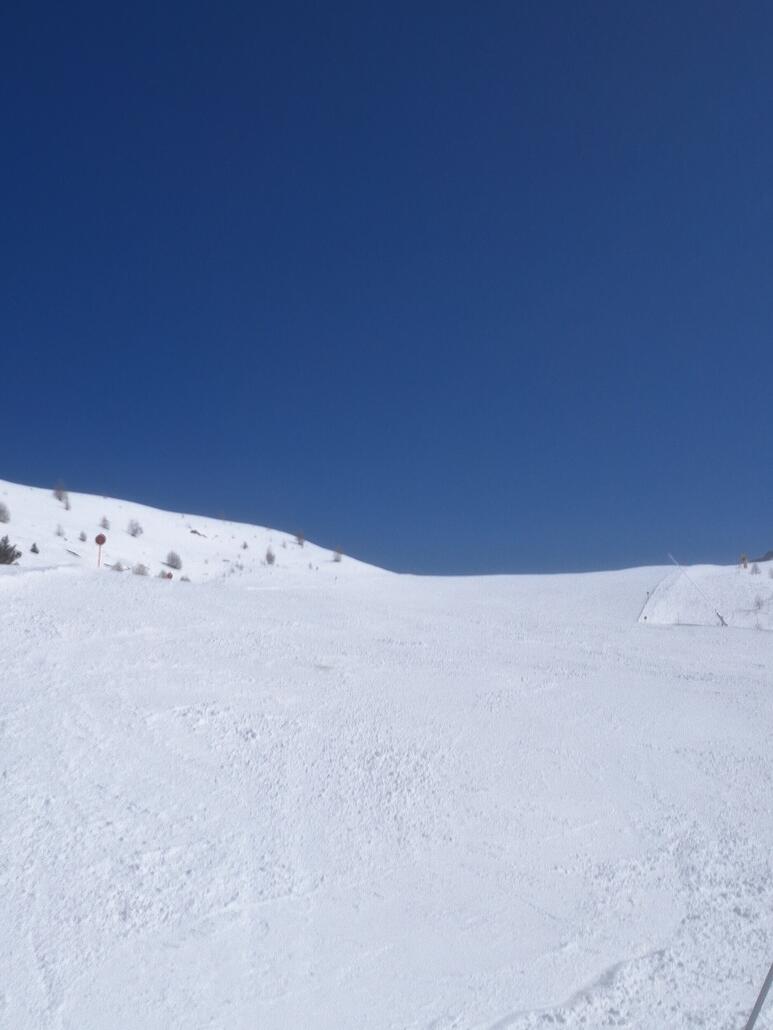 sehr schöne rote Talabfahrt am Mottolino