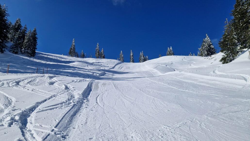 Tiefer Voralpenwinter im April