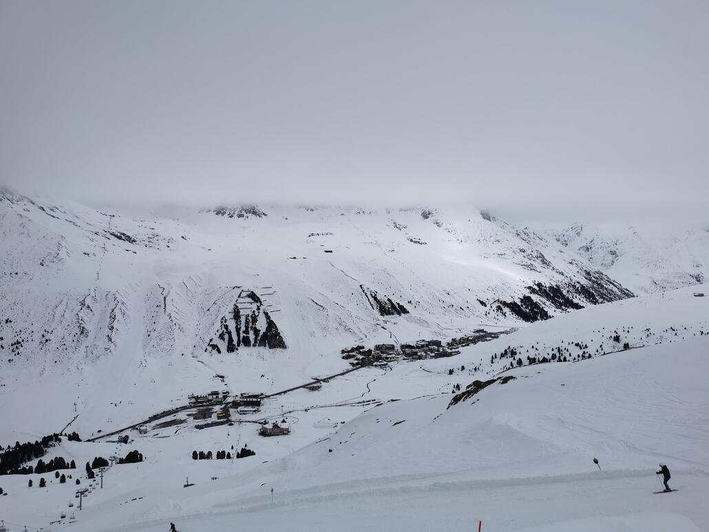10. Die Sonne kommt nur außerst selten heraus. Aber es hat aufgehört zu regnen/schneien.