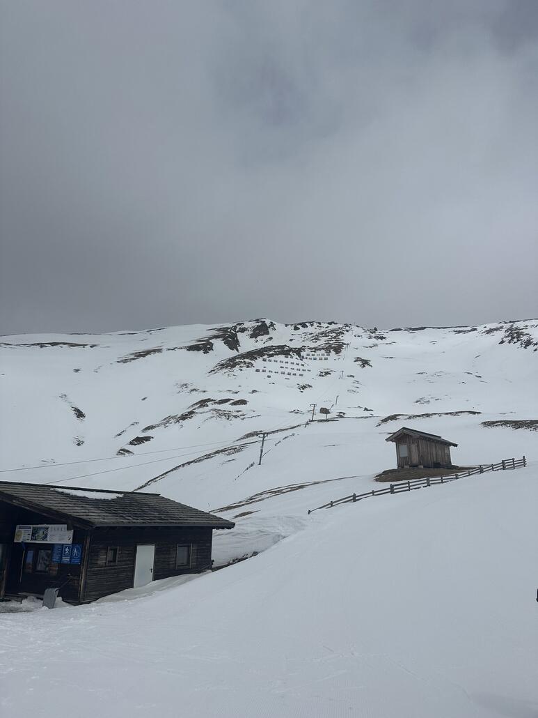 und Hochfleiss mittlerweile komplett ohne Bügel, nicht EINEN Betriebstag diesen Winter...