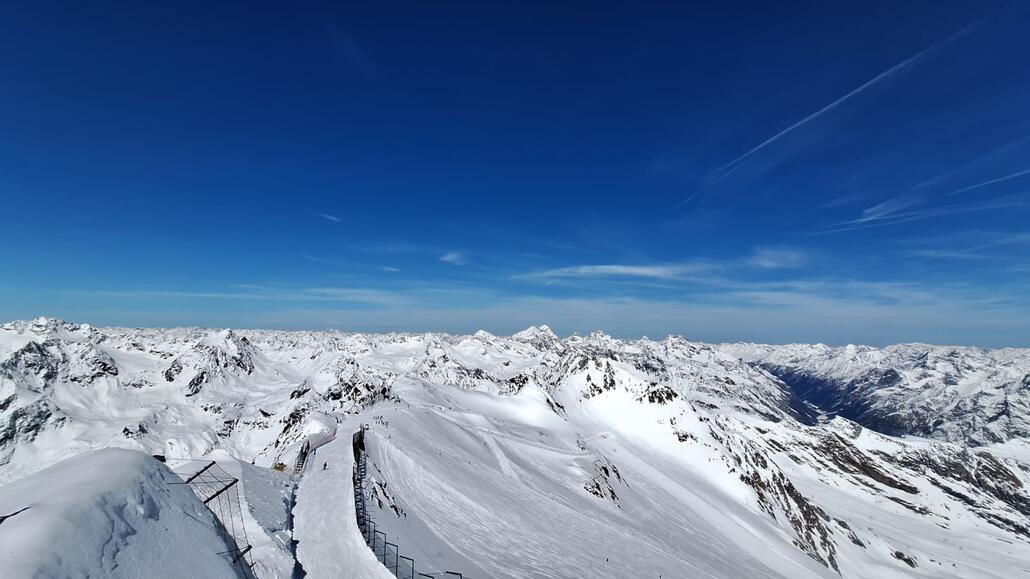 Panorama an der Bergstation der Wildspitzbahn 2