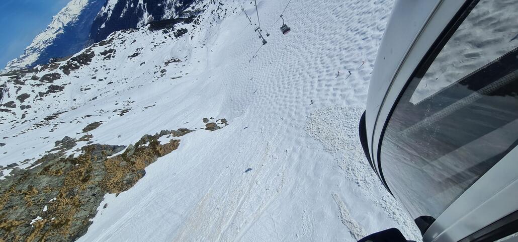 Durch die wirklich starke Sonne wird es an den Rändern mancher Route ungesichert....