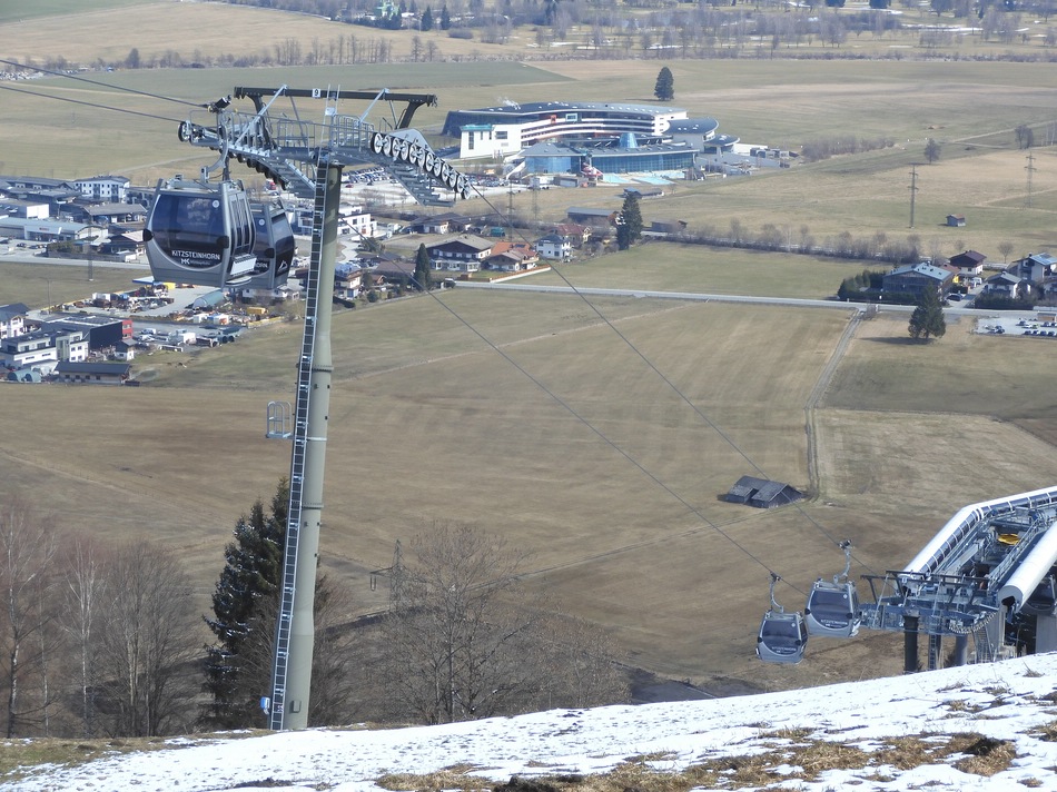 Blick zum Tauern-Spa. Meine Frau wird hier jeden Urlaubstag von Vormittag bis Abend verbringen, ich werde täglich nach dem Schifahren zu ihr stoßen.