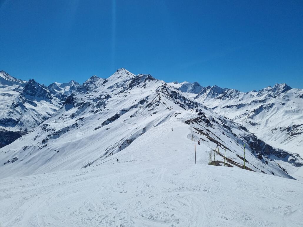 Auf dem Grat, rechts geht es zum Lac de Moiry