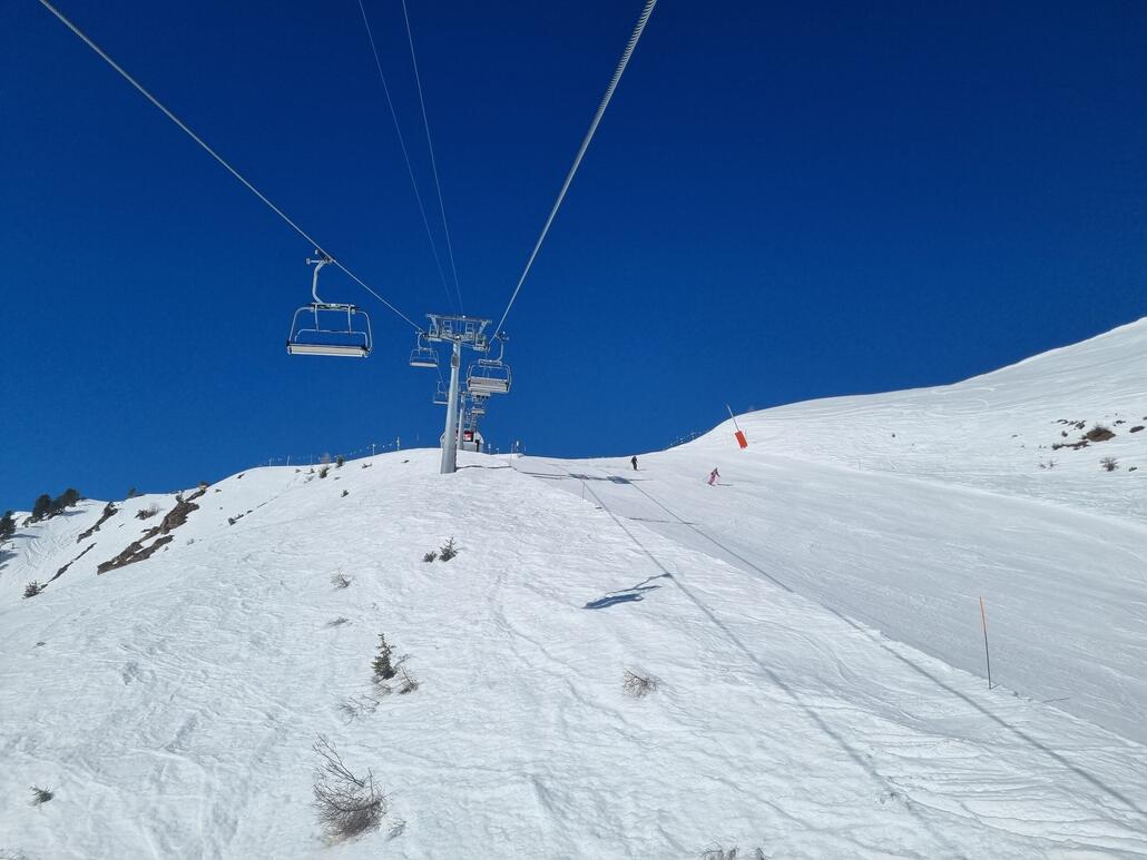 Tolle Abfahrten hier. Insbesondere die oberen 2 Drittel waren genial. Unten sehr schnell aufgesulzt