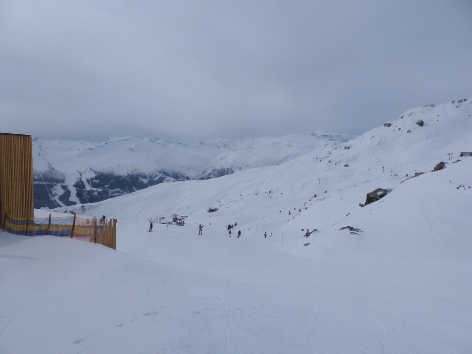 Heute gibt es keinen Neuschnee auf der Piste und die Bodensicht ist meist ausreichend.