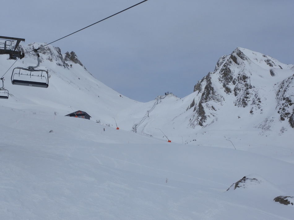 Bergfahrt mit der 6KSB Weitmoser. Blick zur Hohen Scharte.