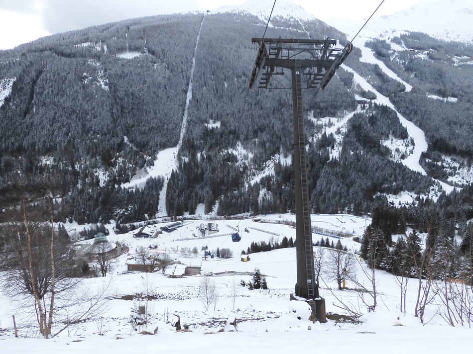 Abfahrt ins Angertal. Wir kreuzen die Kasereben-EUB. Vis a vis ist der Stubnerkogel.