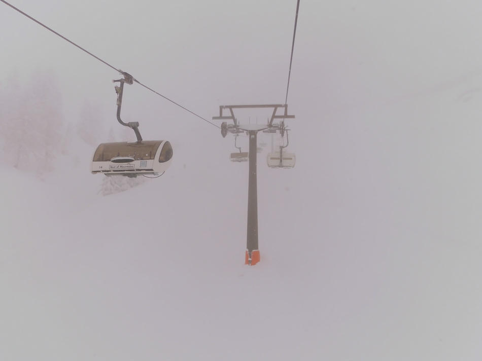 Nach einer Fahrt mit dem Flying Mozart sitze ich schon in der 4KSB Topliner-Mulde.