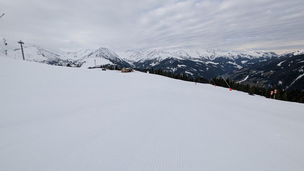 Die Pisten sind am Morgen auch noch gut zu fahren und es ist auch noch fast niemand auf der Piste!