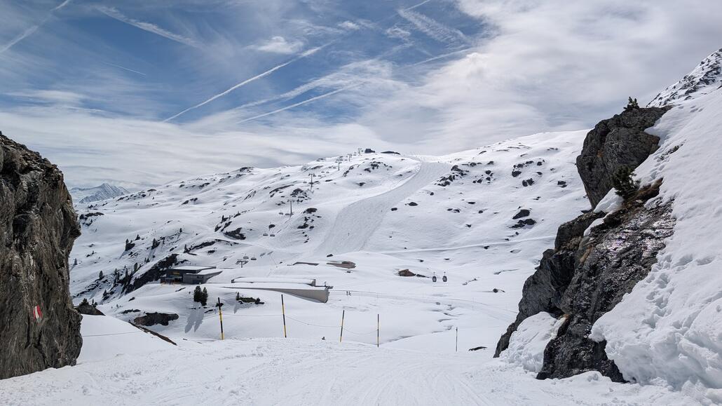 Über den Mittag immer wieder angenehm sonnig, aber hier war der Schnee jetzt extrem unberechenbar bremsig, nicht schön