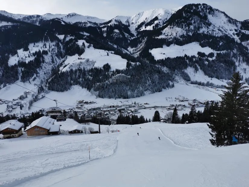 14. Nach Kleinarl hinunter heute meine Erstbefahrung. Auch noch am Nachmittag traumhafte Pisten. Und sogar die Sonne kommt hervor.