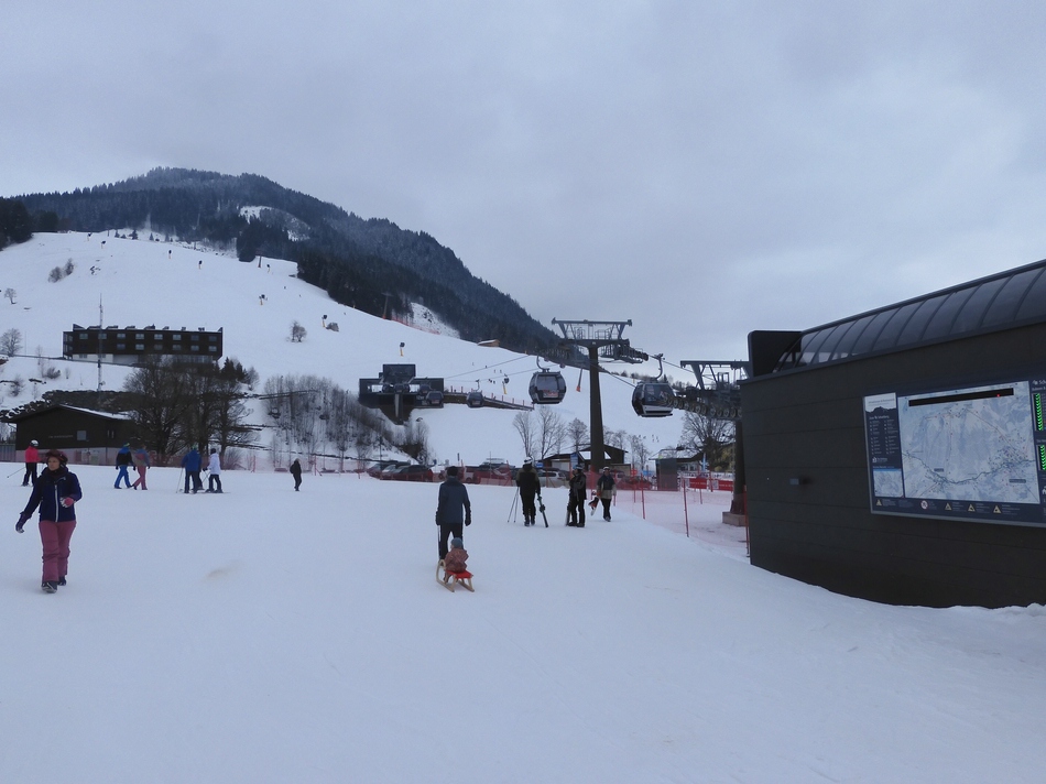 Der 12er Express bringt mich hinüber zur 12er-Gondelbahn.