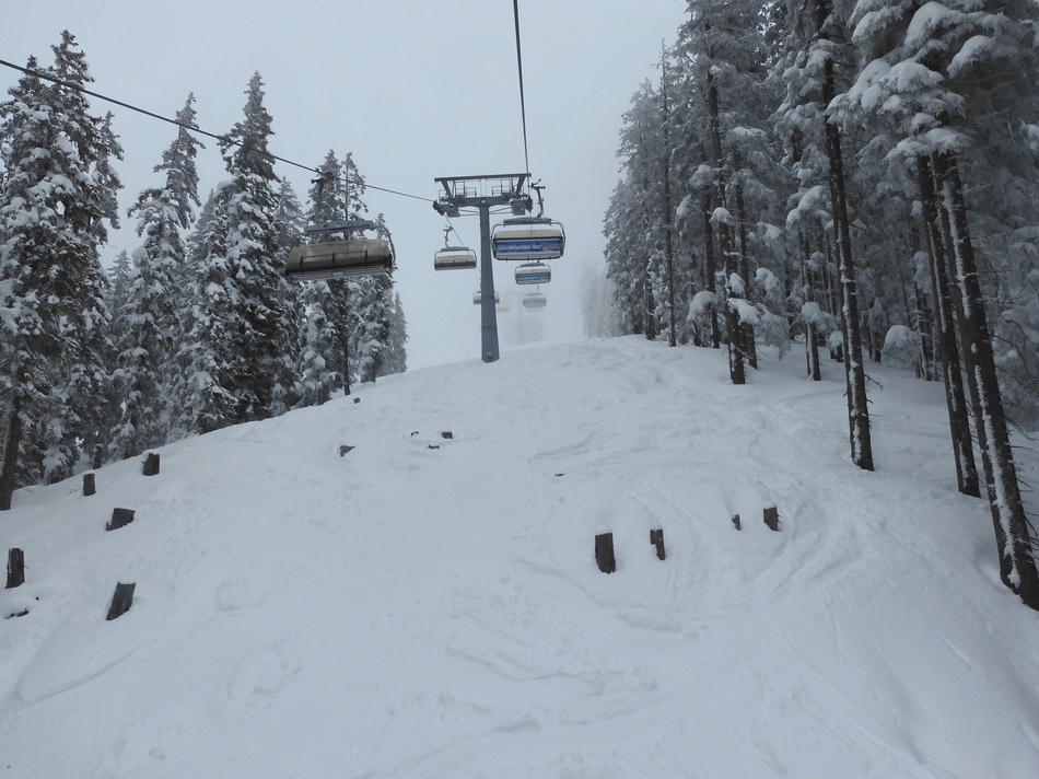 Nach einer Fahrt mit der TirolS geht es weiter mit der 6KSB Wetterkreuz