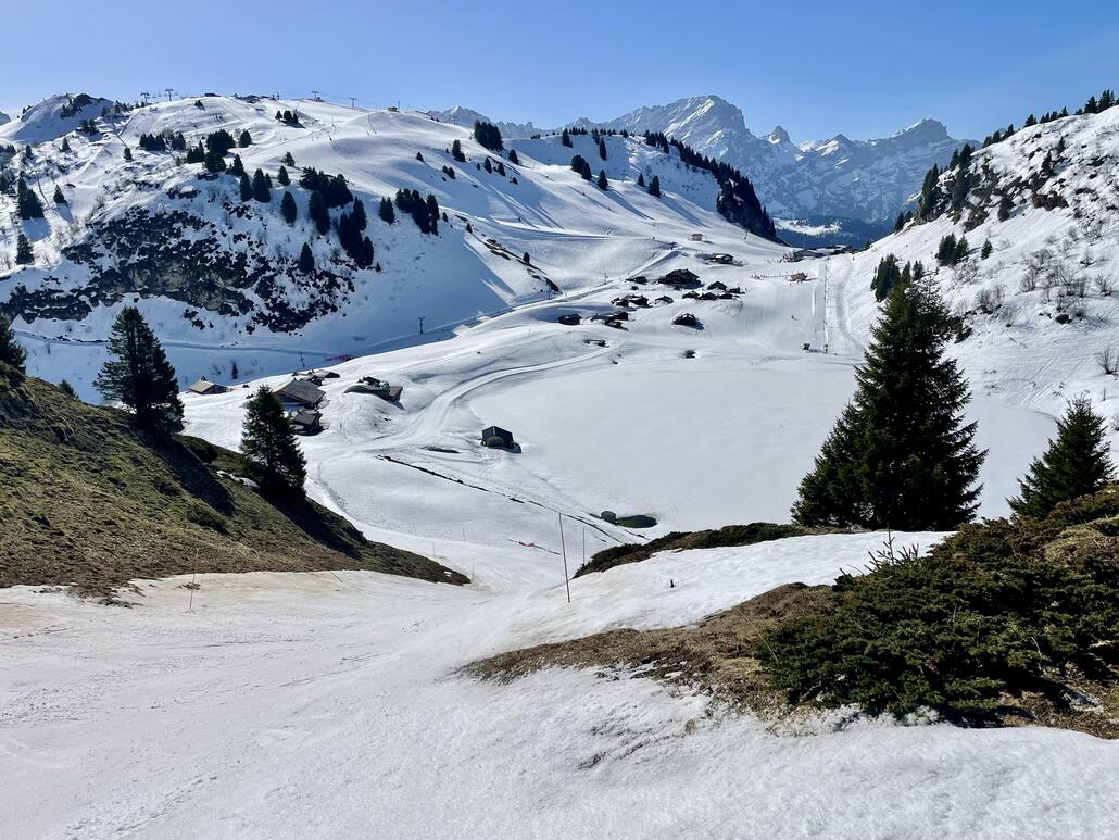 Hier die einzige Südausgerichtete Stelle am Petit Chamossaire, allgemein hier bereits sehr knapp. Somit geht’s weiter Pisten mit Nordausrichtung suchen.