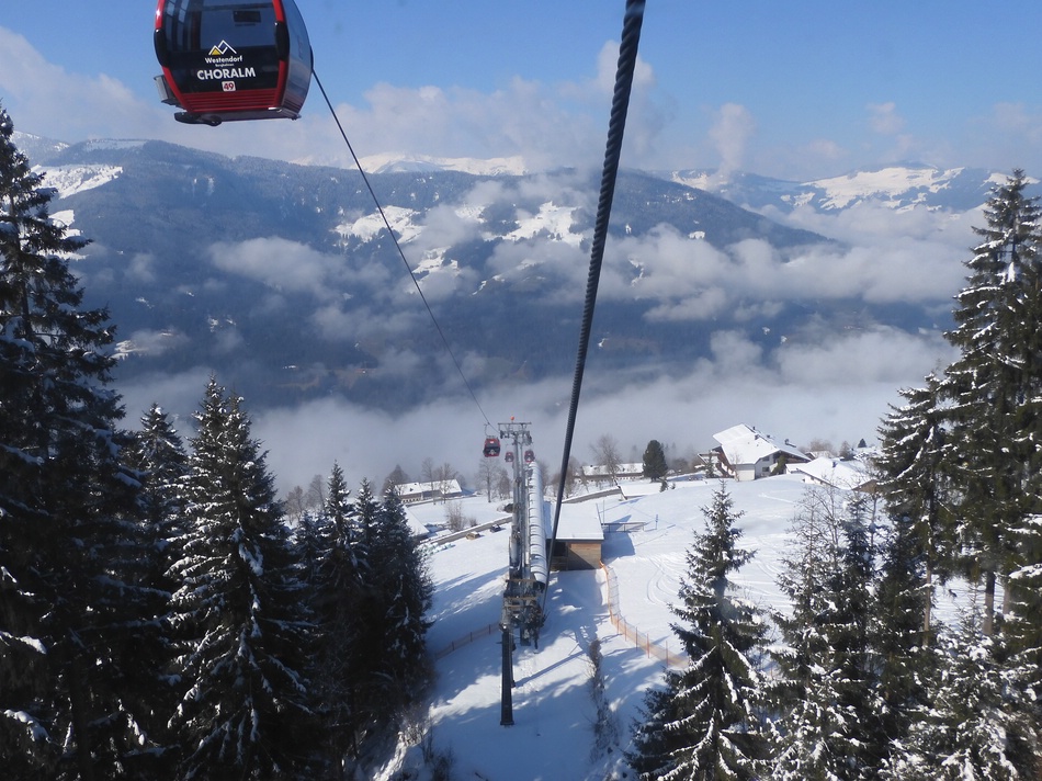 Weiter geht es mit der Choralmbahn. Im Bild ist die einseitige Mittelstation.
