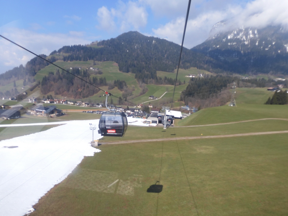 Die Talabfahrt nach Itter ist offen. Daher ist meine nächste Gondel die Salvistabahn.