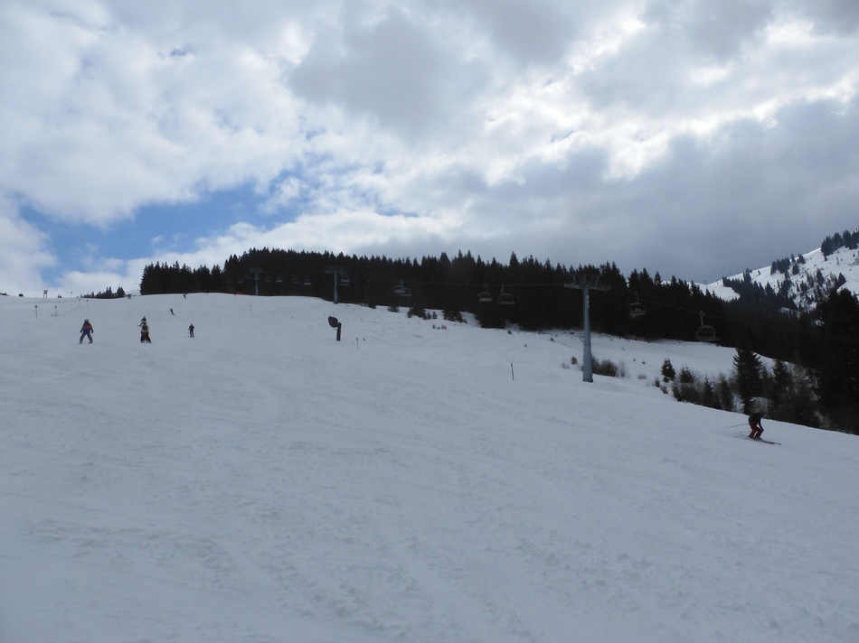 Ich fahre hinab zu Ellmis 6er. Der Schmiedalmlift ist leider nicht in Betrieb.