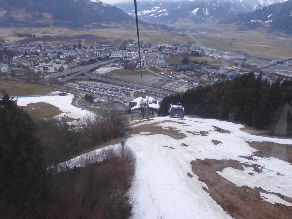 Bergfahrt mit dem Areitexpress. Die Talabfahrt dazu ist leider schon geschlossen.