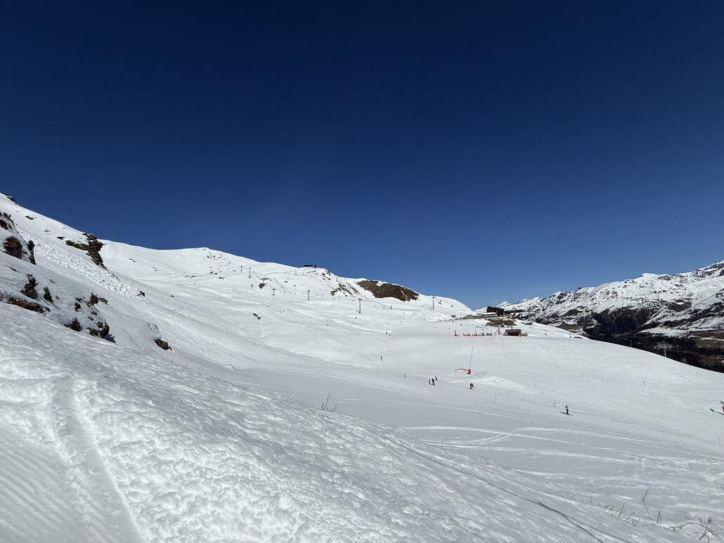 Blick rüber ins Kerngebiet von Zinal