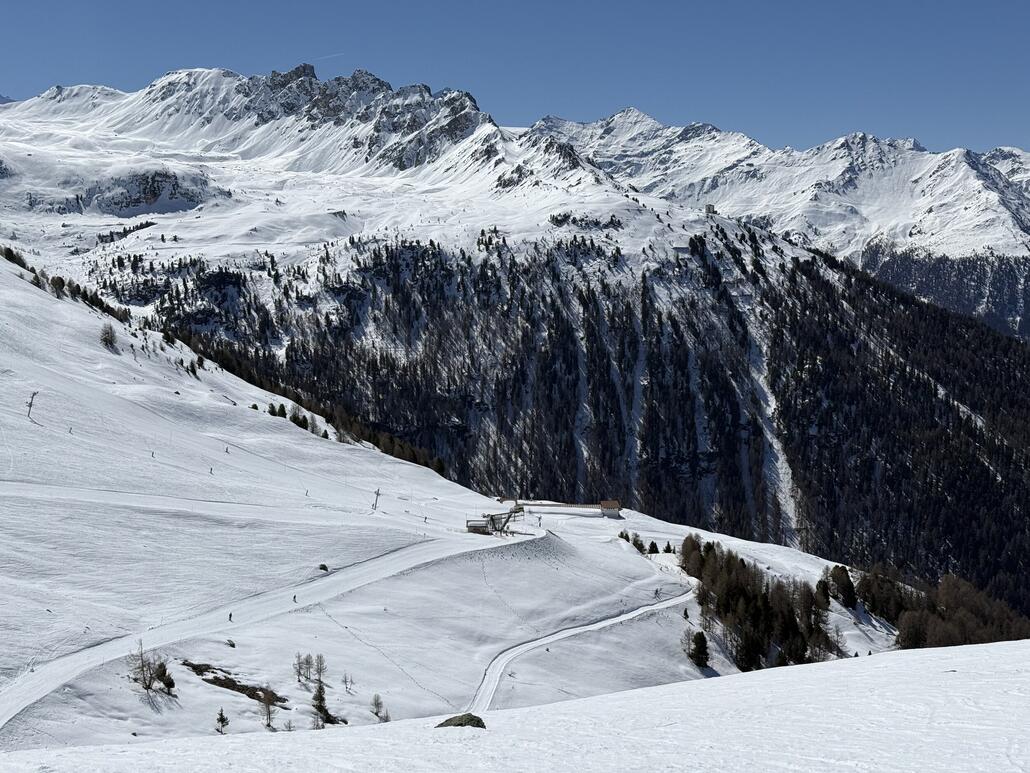 Die 2,1 km lange «Pas de Boeuf» Stangenschlepper wartet auf uns!