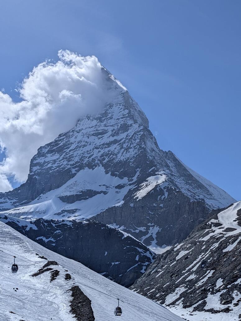 Matterhorn nun mit etwas Quellung...