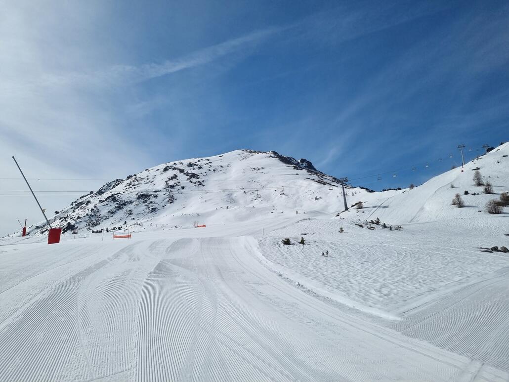 Frisch präparierte steilere Abschnitte sehr spassig morgens im weichen Schnee