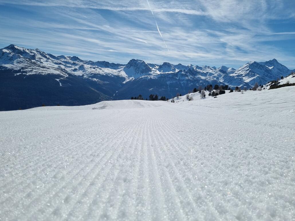 Morgens genial butterweich. Pistenqualität gut, trotz erschwerter Bedingungen. 2 Stellen hatten Macken in der Piste, dort aber gut abgesperrt