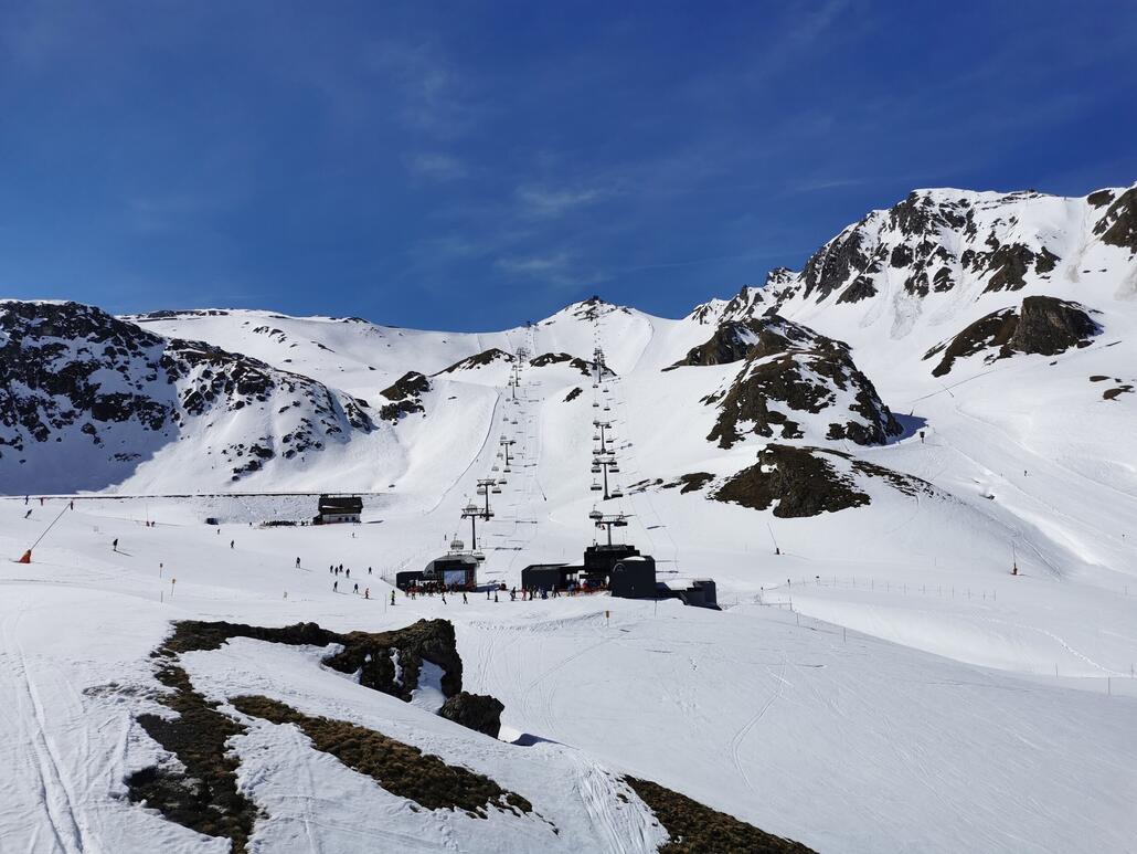 8. Hier sehr gute lange pulvrige Pisten.