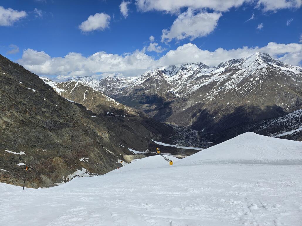 Oberer Spielboden mit Firn traumhaft zu fahren.
