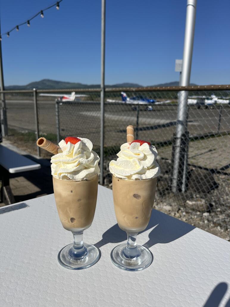 zwecks Stillung eines dringlichen Lust-Bedürfnisses… man könnte dem auch schon fast eine Notlandung sagen ;-)