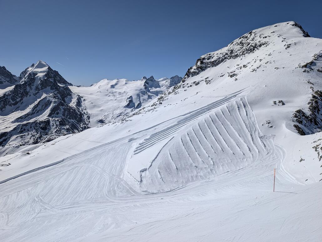 Am Gipfel wurde bereits massiv gearbeitet