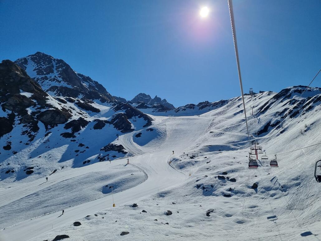 Attelashang am Morgen noch recht hart, firnte am Vormittag dann aber schön auf