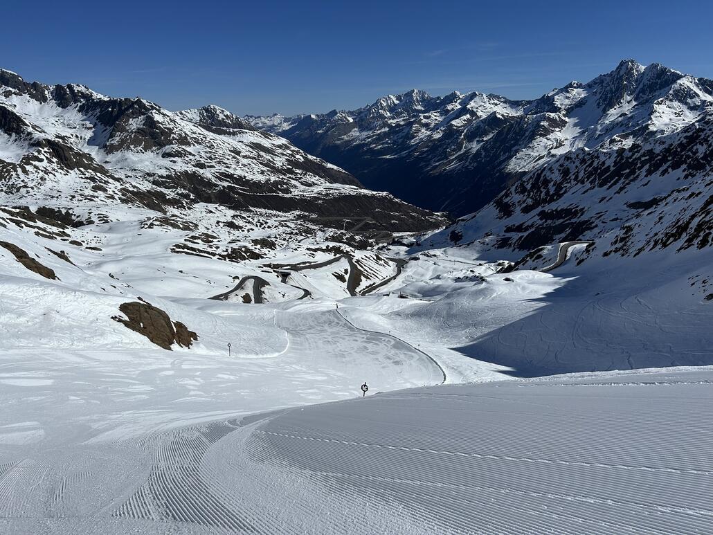 Honter dem Vronitunnel wirds richtig cool. Top Piste..