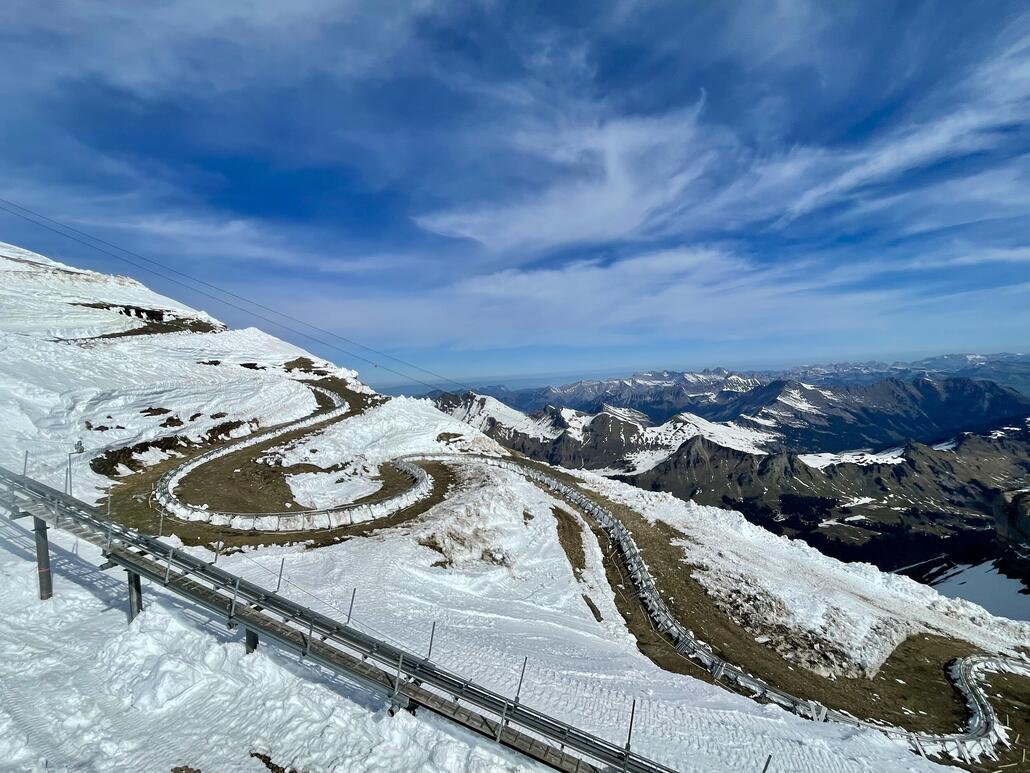 Rodelbahn bereits ausgegraben