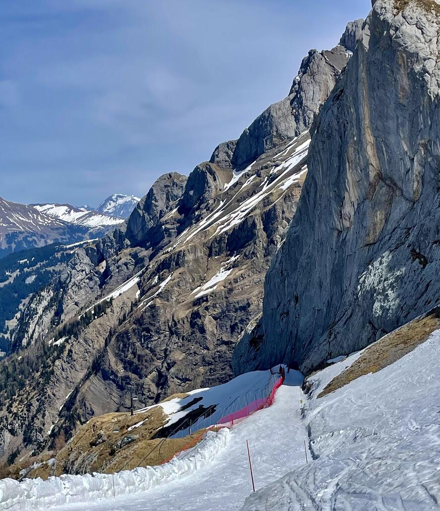 Martisberg entlang der Felswand ist sehr beeindruckend
