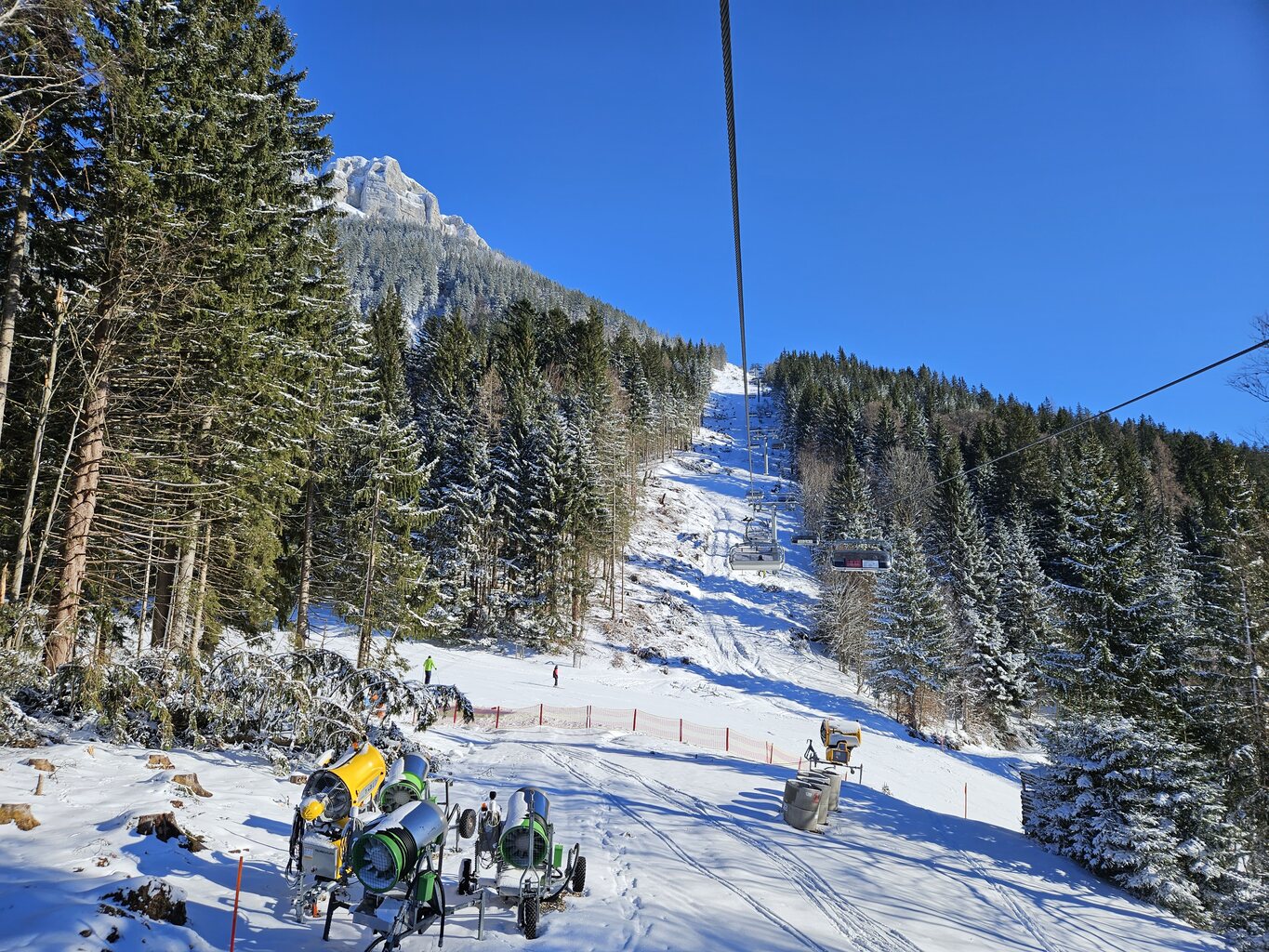 Doch die Piste am Loserjet perfekt. Griffig und glatt. Was hier wieder führ Schwünge dabei waren. Andriften und frei geben ohne Schläge oder gleich durch den Schwung. Egal was es machte nur noch Spaß und die Kraft war genügend vorhanden.
