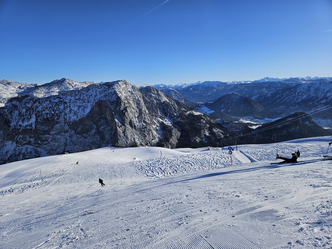Der Sommersitz und somit der vordere war in Betrieb. Schönes Gelände doch die Abfahrt von kurzweiligeren Sorte.